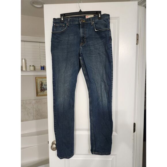 Wrangler Men’s Athletic Fit Jeans – Size 34x32 - Picture 1 of 4
